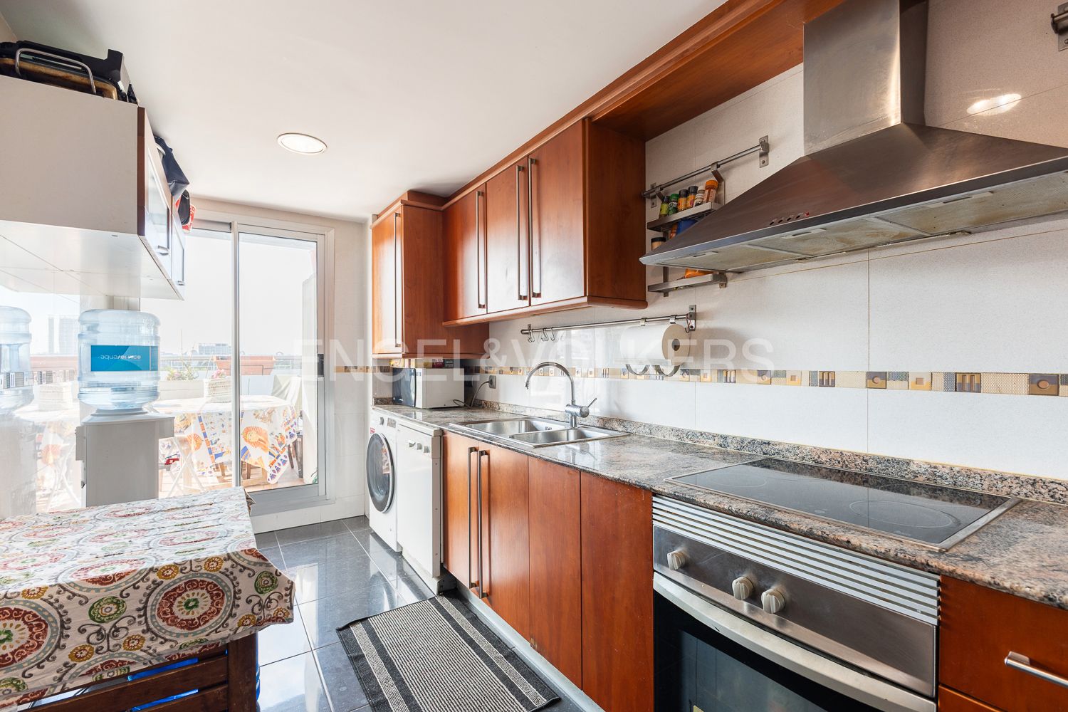 Kitchen of Apartment for sale in  Valencia Capital  with Air Conditioner, Heating and Terrace