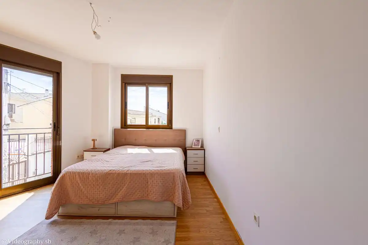 Schlafzimmer von Wohnung zum Verkauf in Los Santos de la Humosa mit Klimaanlage, Heizung und Abstellraum