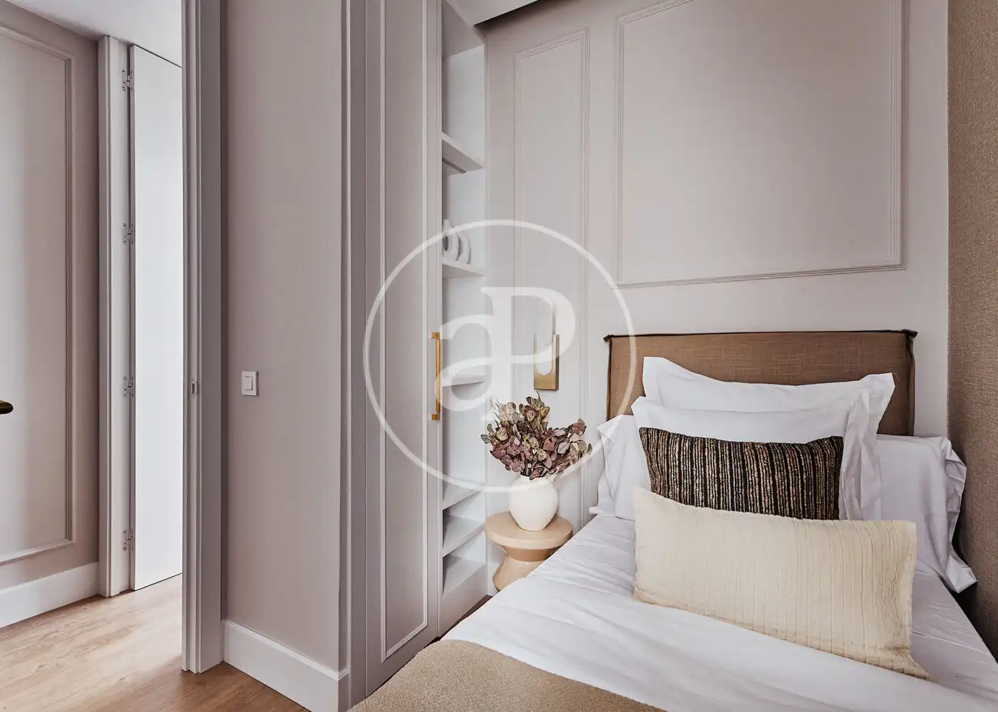 Bedroom of Flat for sale in Madrid  with Air Conditioner, Heating and Terrace