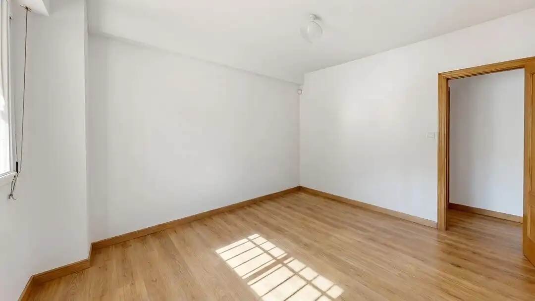 Schlafzimmer von Wohnung zum Verkauf in Madrid mit Klimaanlage und Heizung
