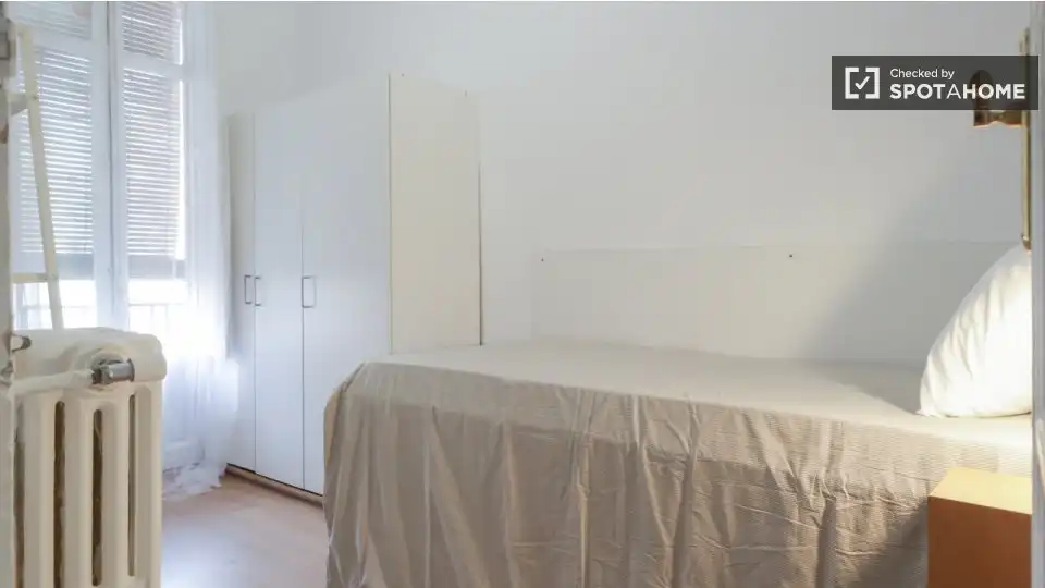 Habitación de Piso de alquiler en Madrid con Aire acondicionado, Calefacción y Amueblado