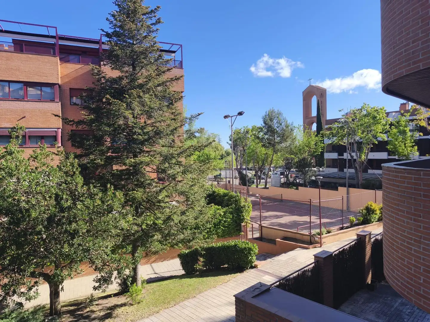 Vista exterior de Piso de alquiler en Pozuelo de Alarcón con Calefacción, Jardín privado y Terraza