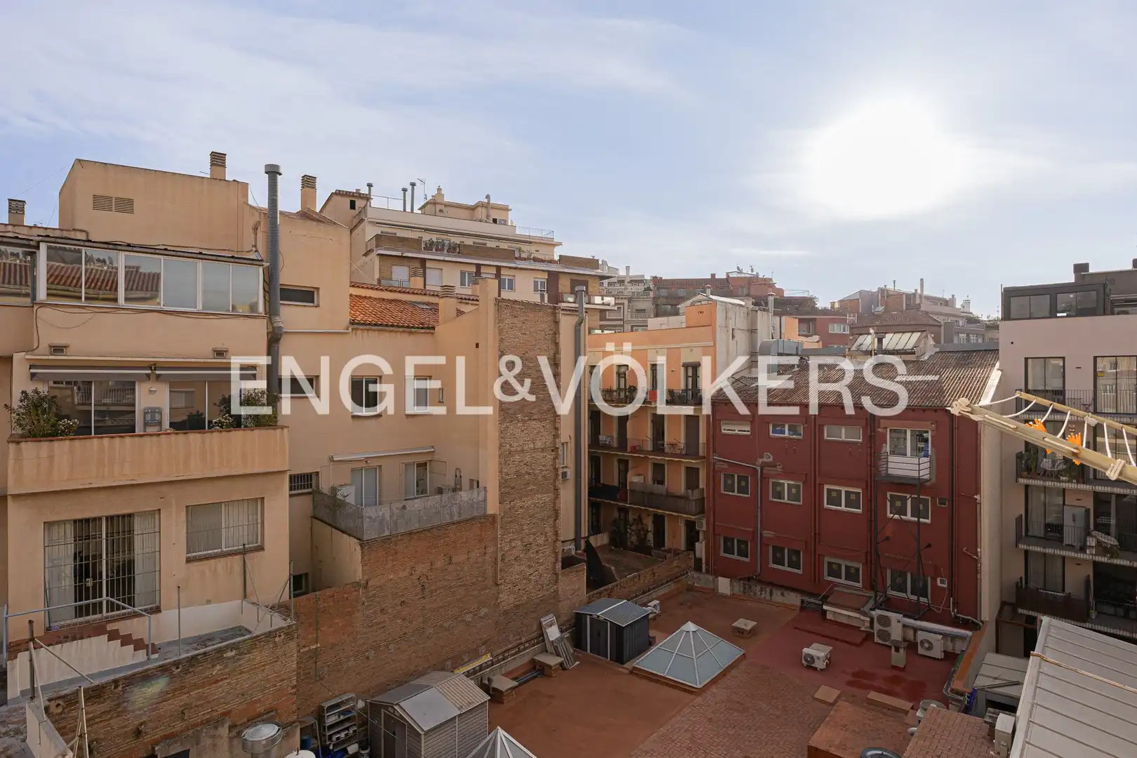 Vista exterior de Piso en venta en Barcelona con Calefacción