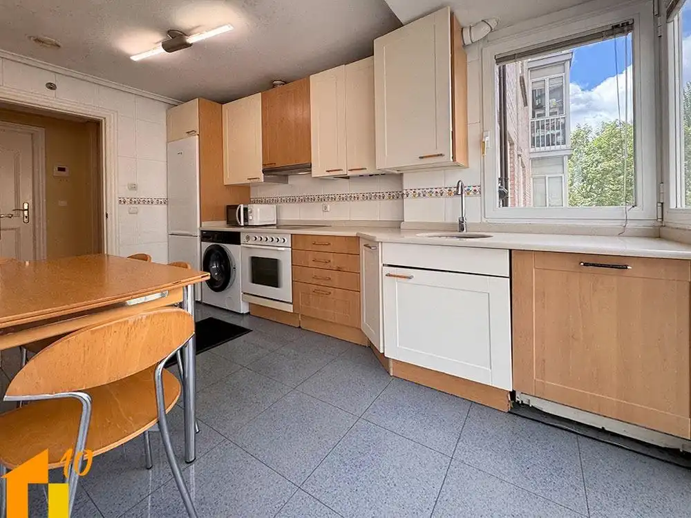 Piso en venta en Avenida Avenida Arlanzón, Villa Pilar