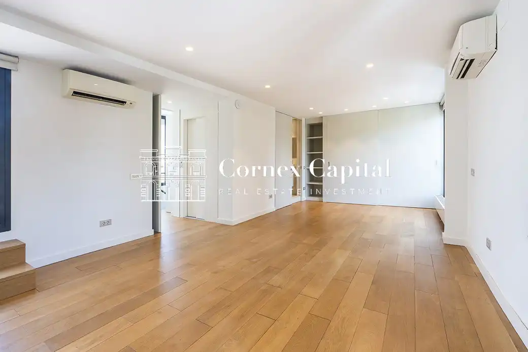 Vista exterior de Casa adosada en venta en Barcelona con Aire acondicionado, Calefacción y Jardín privado