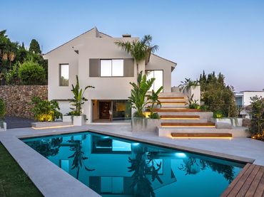 Xalet amb piscina en venda a Nueva Andalucía