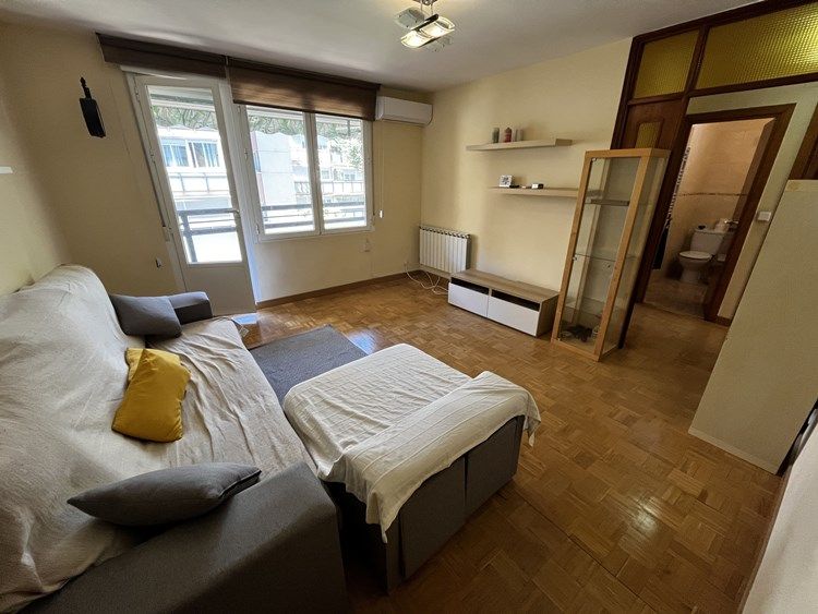 Bedroom of Flat to rent in  Madrid Capital  with Air Conditioner, Heating and Parquet flooring