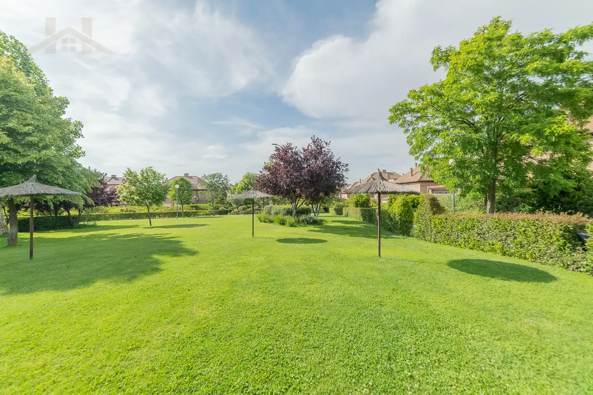 Casa adosada en venta en Majadahonda con Aire acondicionado, Calefacción y Jardín privado