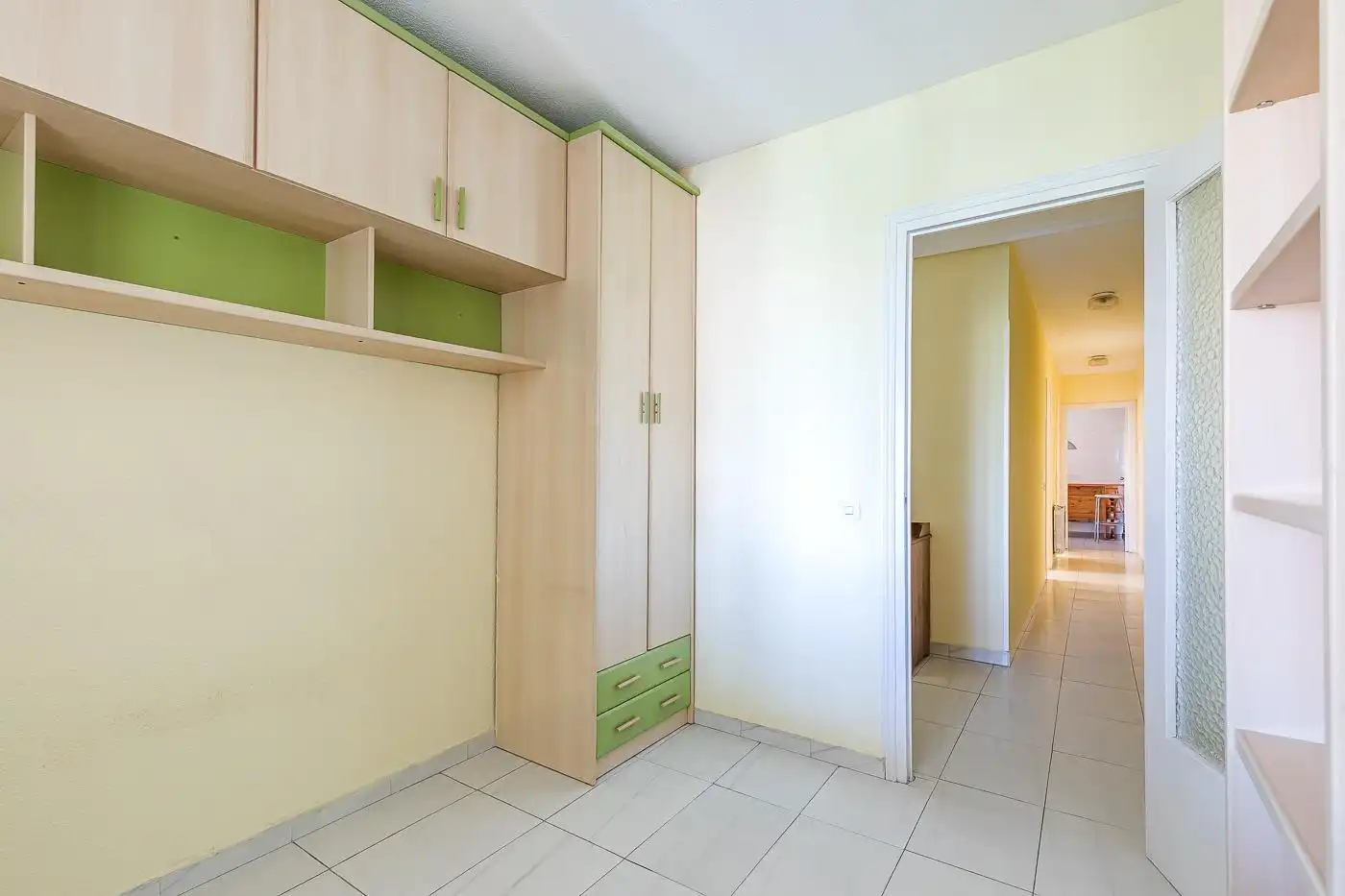 Flat for rent in Madrid  with Heating and Furnished