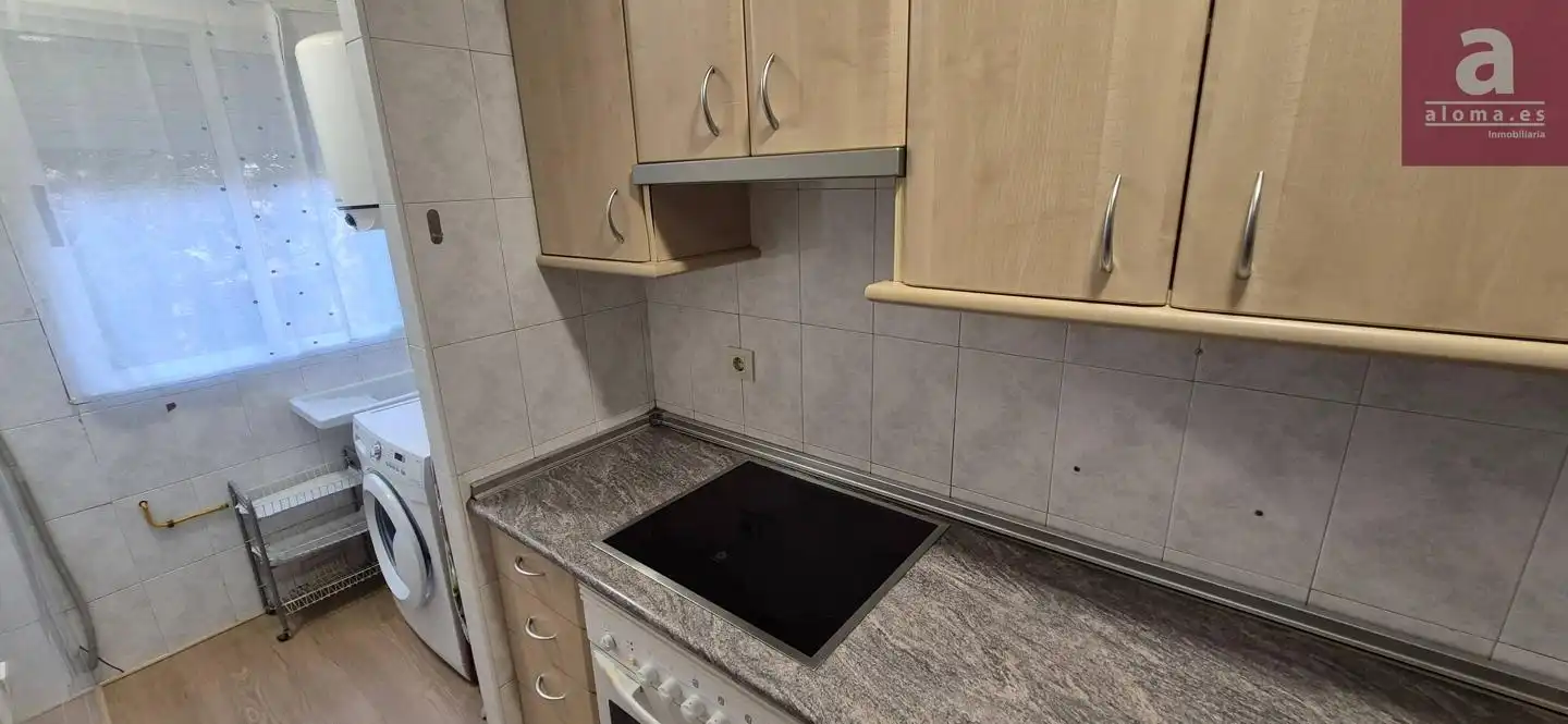 Cocina de Estudio de alquiler en Cáceres con Aire acondicionado, Trastero y Amueblado