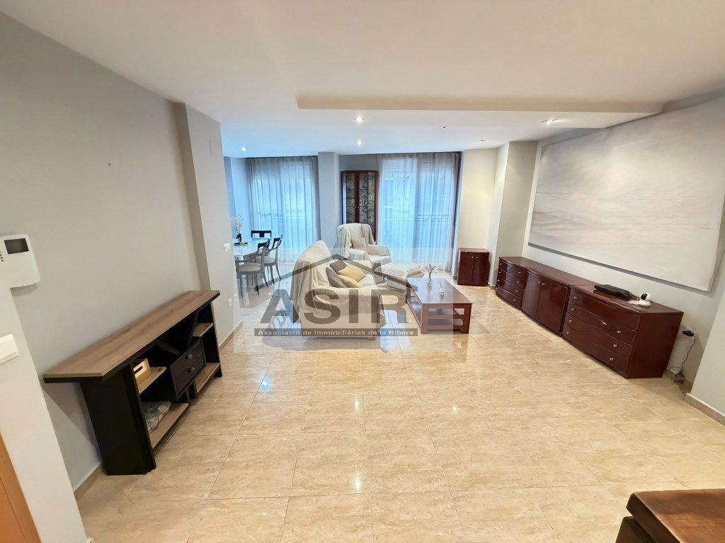 Sala d'estar de Pis en venda en Alzira amb Aire condicionat i Terrassa