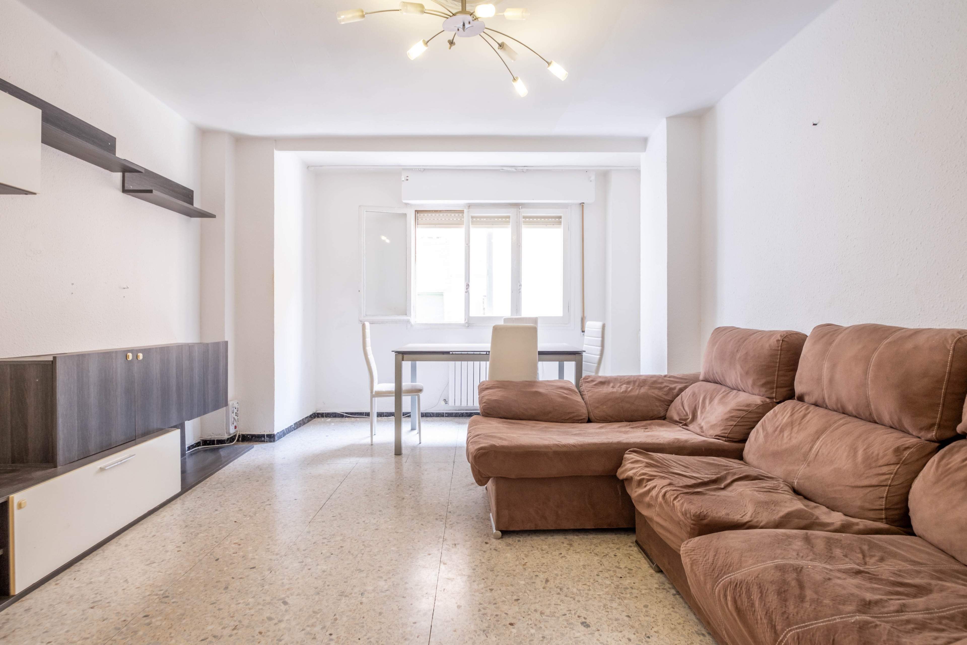 Sala d'estar de Pis en venda en  Zaragoza Capital amb Calefacció i Terrassa