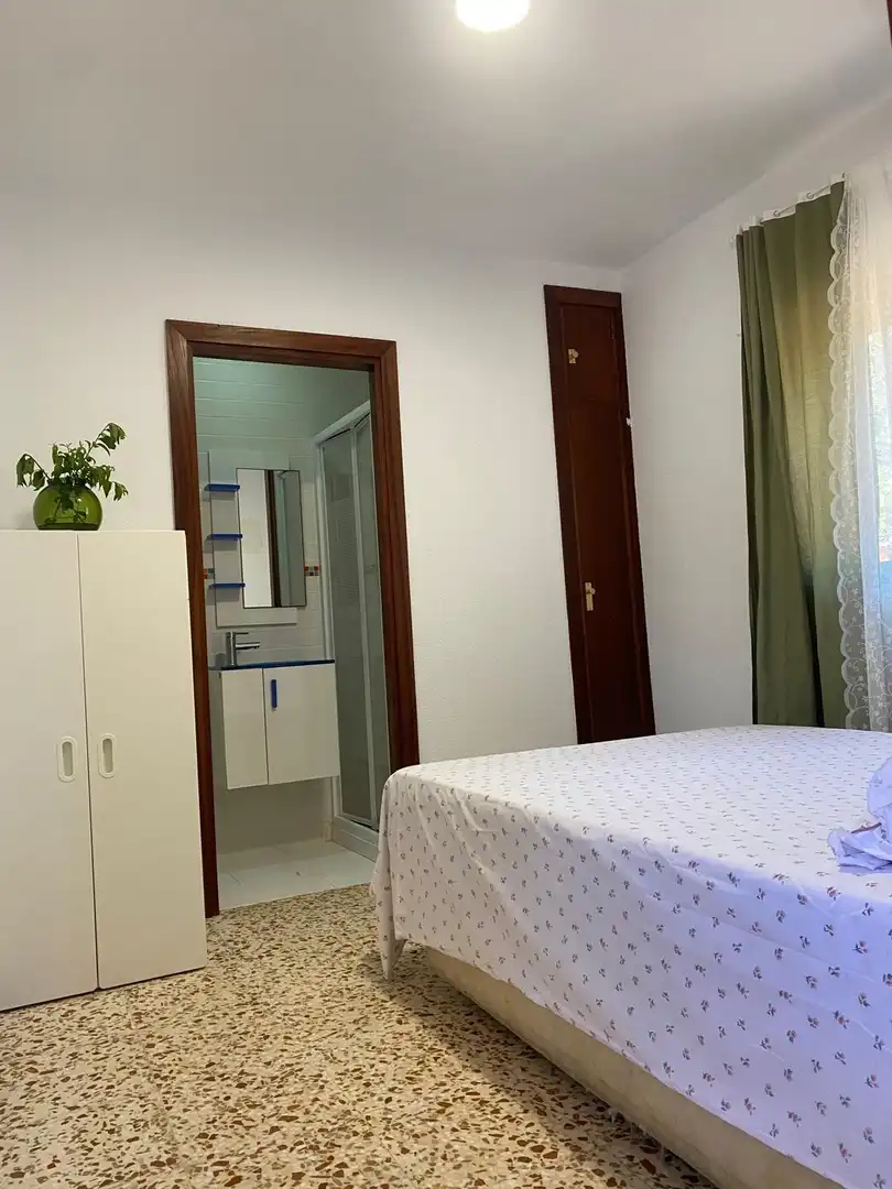 Dormitori de Casa o xalet en venda en Chiclana de la Frontera amb Jardí privat i Piscina