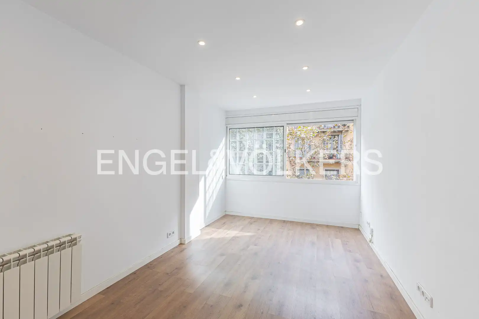 Sala d'estar de Pis en venda en Barcelona amb Aire condicionat, Calefacció i Parquet