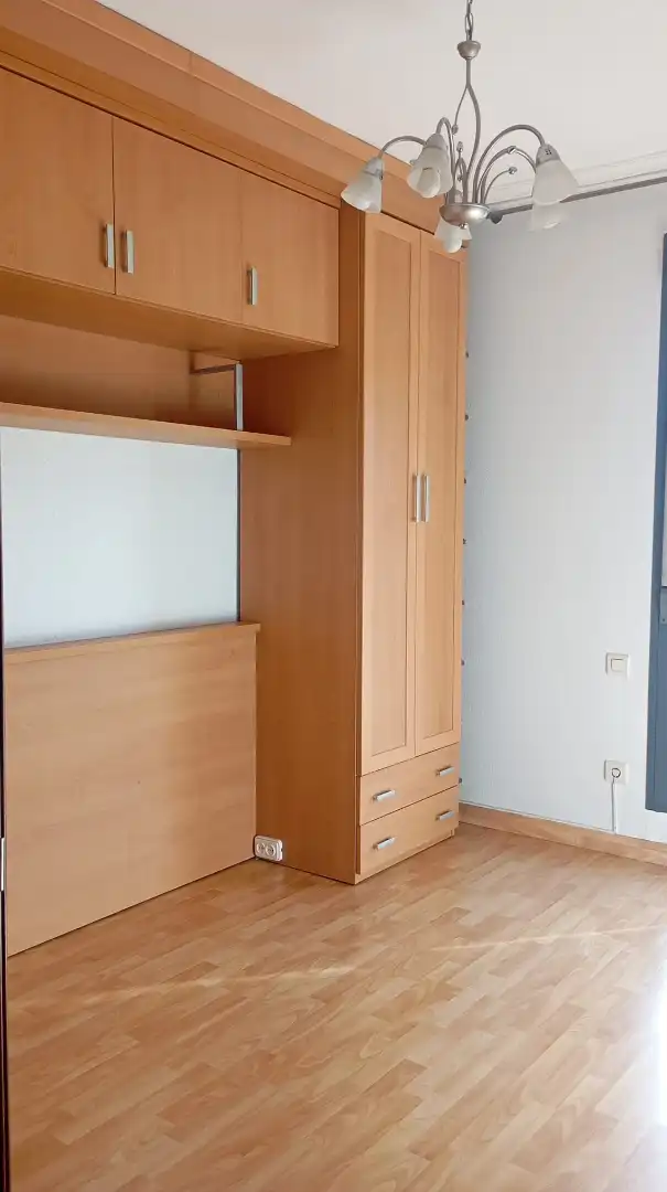 Habitación de Piso de alquiler en Zaragoza con Aire acondicionado, Calefacción y Trastero