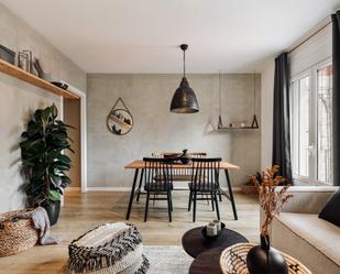 Sala d'estar de Apartament de lloguer en  Barcelona Capital amb Aire condicionat i Balcó