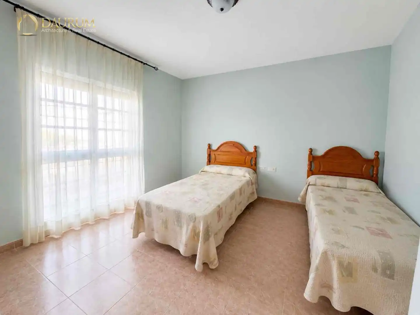 Dormitori de Casa o xalet en venda en Dos Hermanas amb Aire condicionat, Traster i Moblat