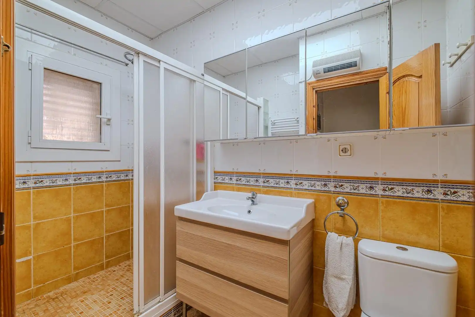 Detached house with pool for sale in Avenida del Virrei Amat 103, imagen 22