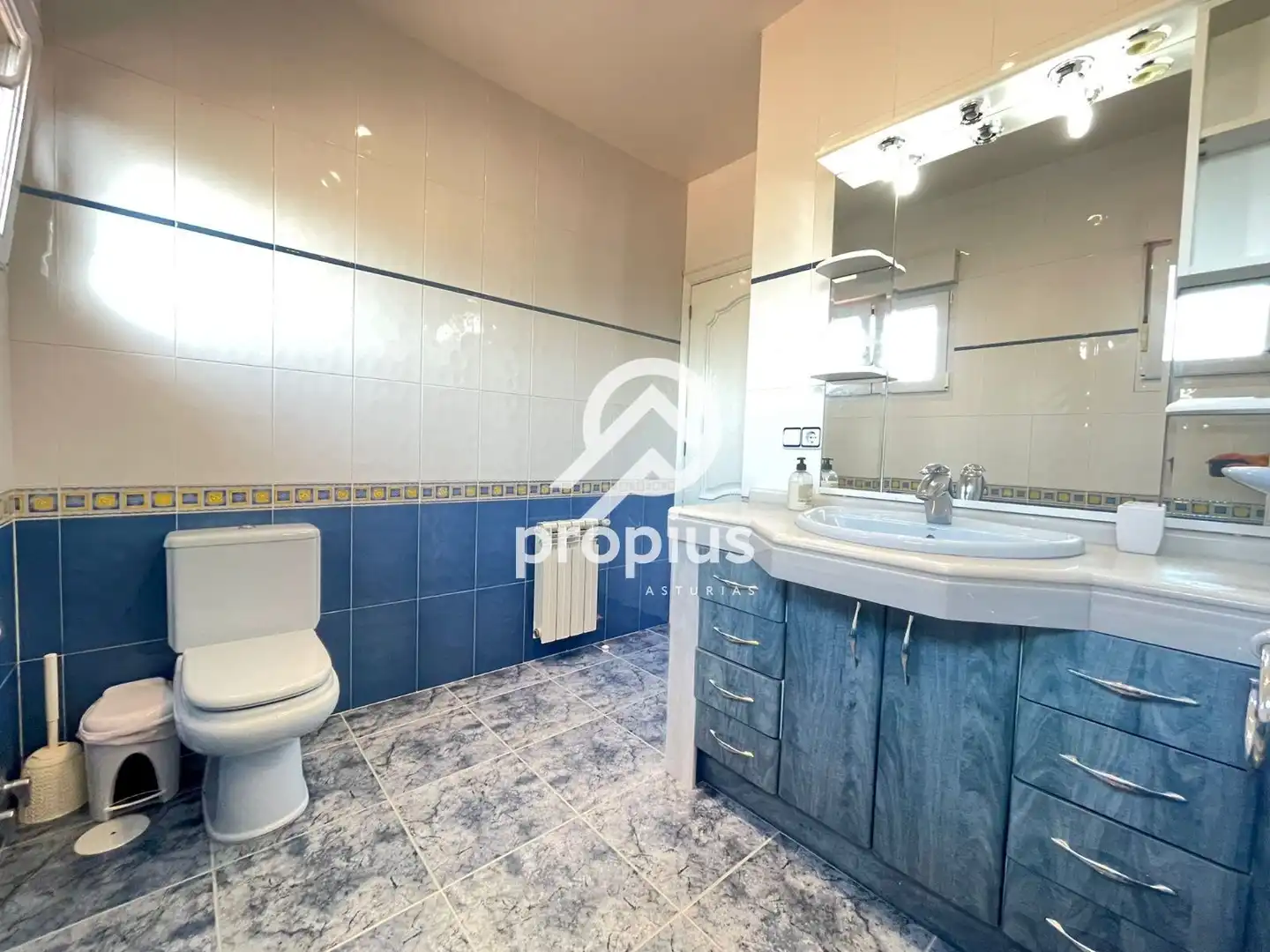 Bathroom of Houses for sale in Llanes  with Heating, Private garden and Terrace