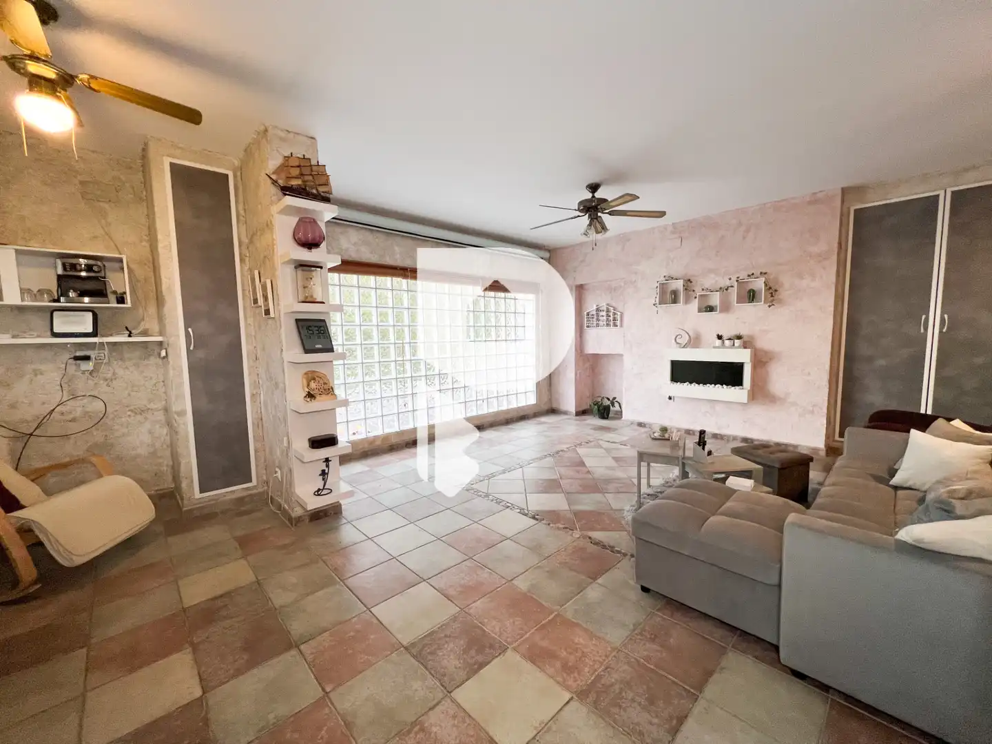 Sala de estar de Casa o chalet en venta en Vallirana con Aire acondicionado, Calefacción y Terraza