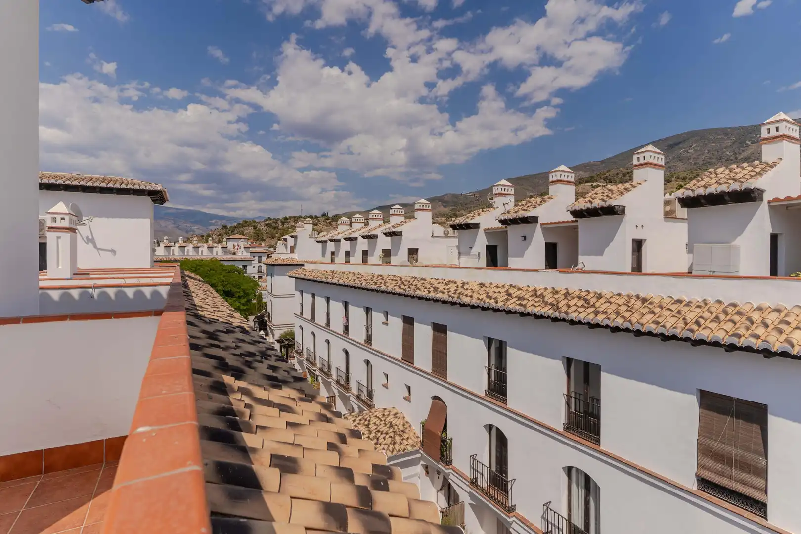 Vista exterior de Apartament en venda en Vélez de Benaudalla amb Aire condicionat i Piscina comunitària