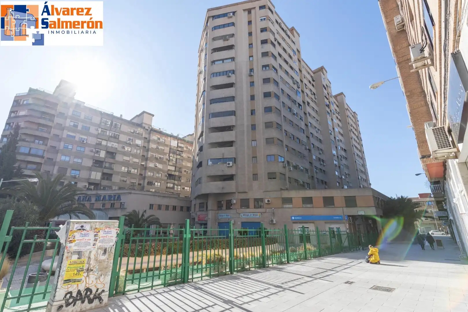 Exterior view of Flat for sale in  Granada Capital