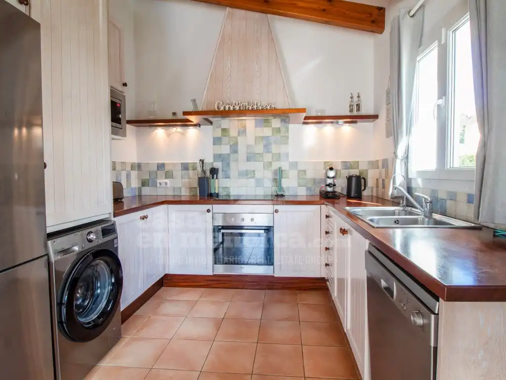 Cuina de Casa o xalet en venda en Es Mercadal amb Aire condicionat, Jardí privat i Terrassa