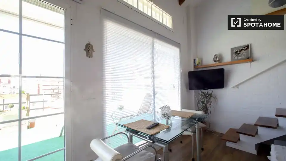 Appartamento con terrazza in affitto a L'Eixample, imagen 4