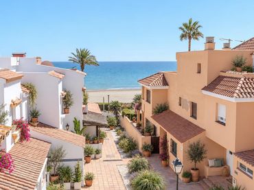 Adosado con piscina en alquiler en Marina de Casares