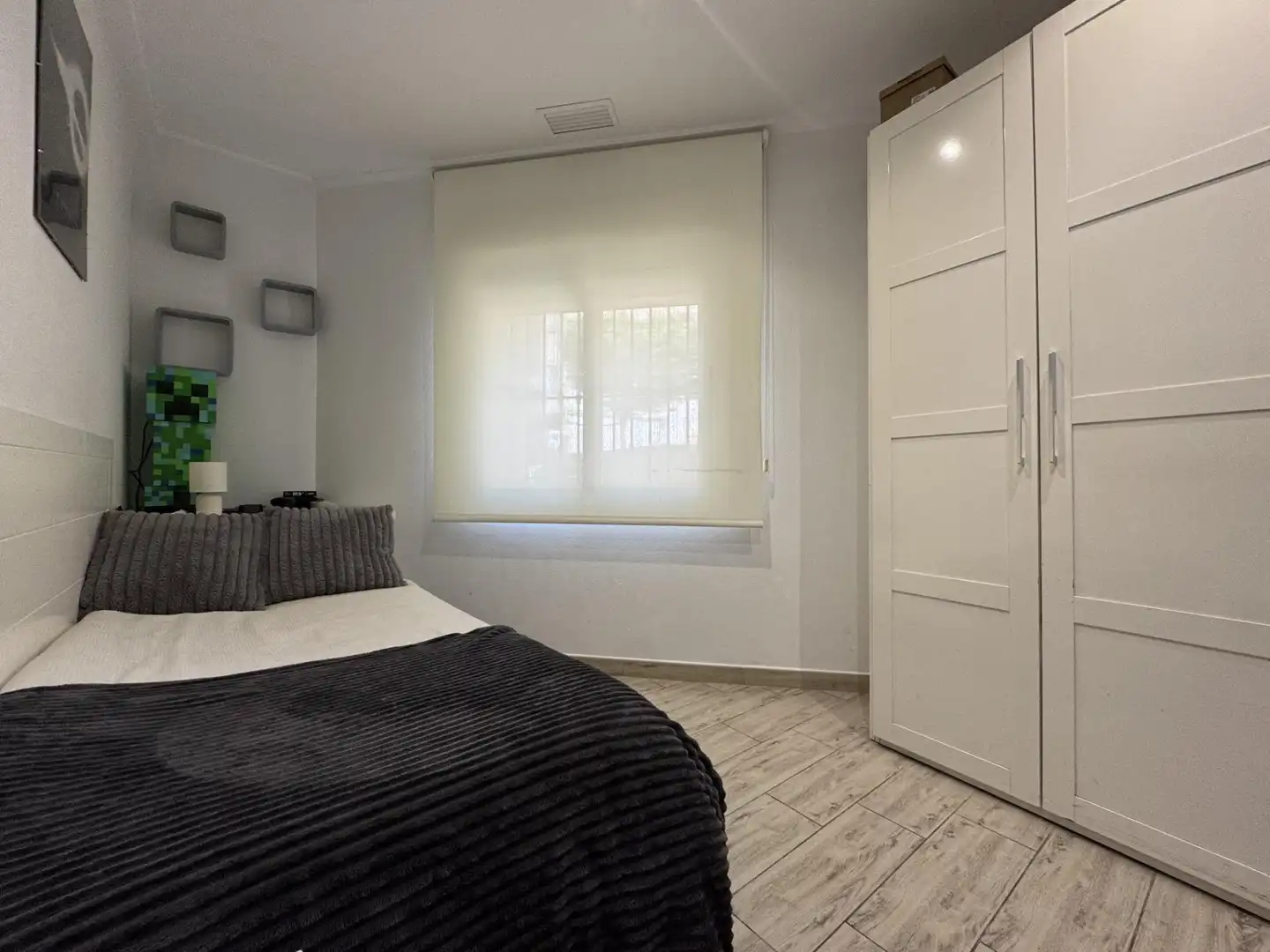 Schlafzimmer von Erdgeschoss zum Verkauf in Elche / Elx mit Klimaanlage, Heizung und Möbliert