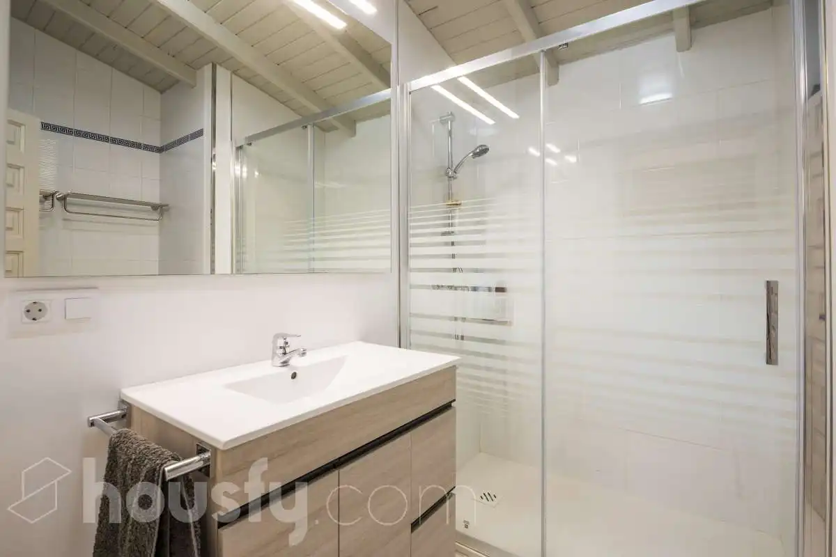 Bany de Casa o xalet en venda en Mediona amb Aire condicionat, Calefacció i Jardí privat