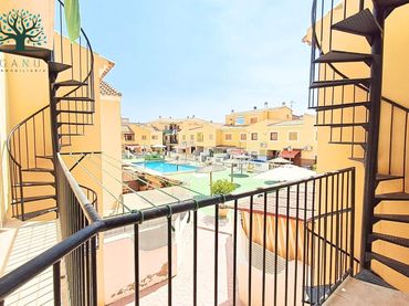 Appartement compact avec piscine à vendre à Puerto de Mazarrón