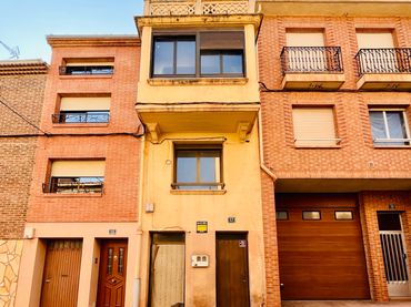 Maison jumelée avec balcon à vendre à Calle Ezequiel Fernández