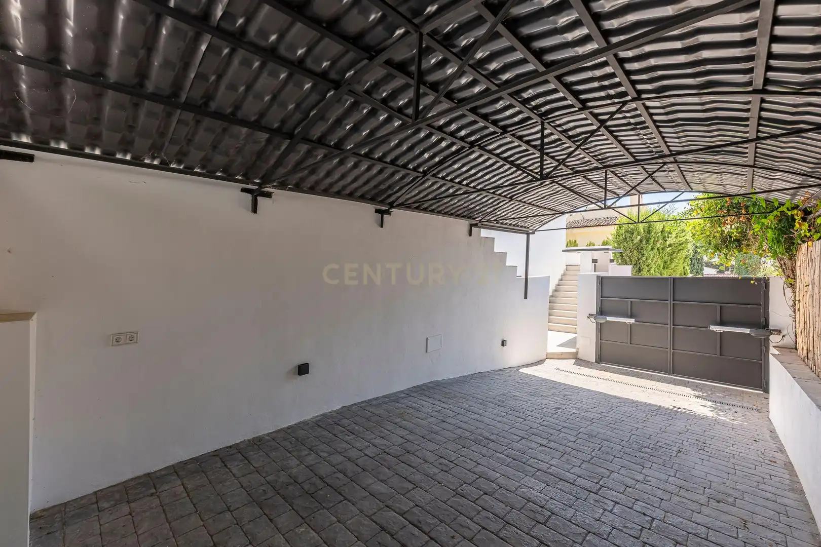 Terrasse von Haus oder Chalet zum Verkauf in Marbella mit Klimaanlage, Privatgarten und Abstellraum