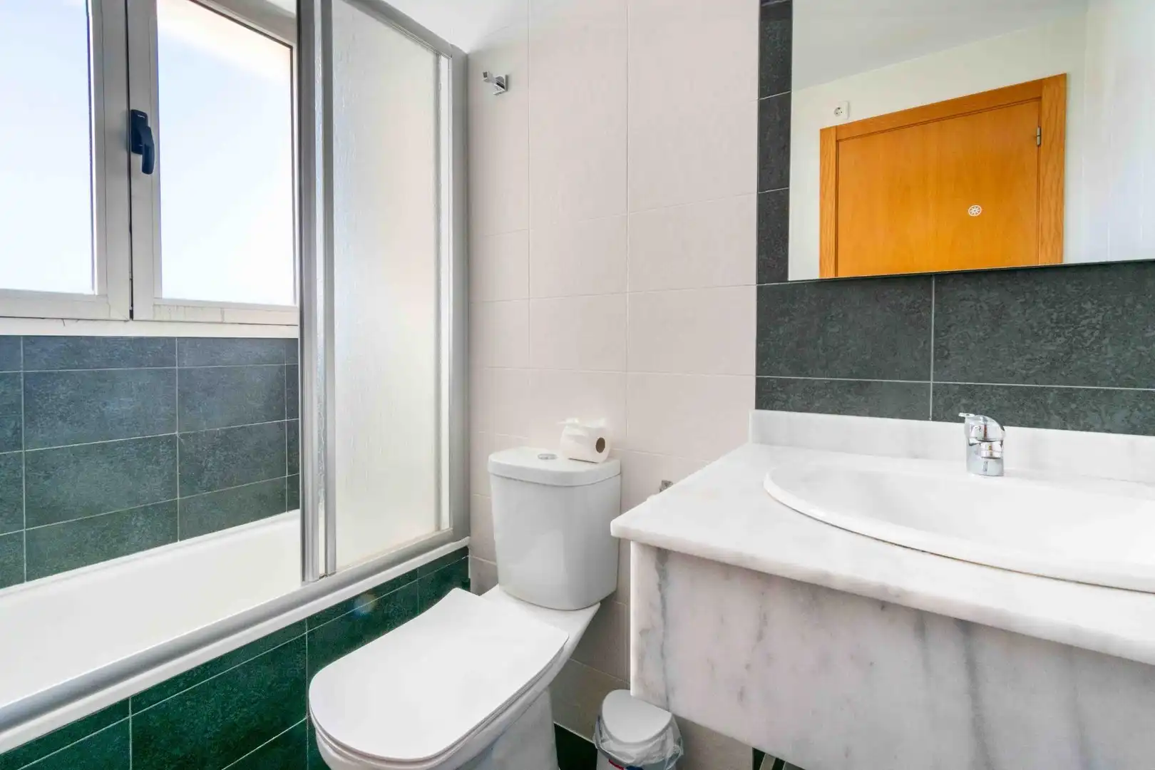 Bathroom of Apartments for sale in Benidorm  with Heating, Terrace and Swimming Pool