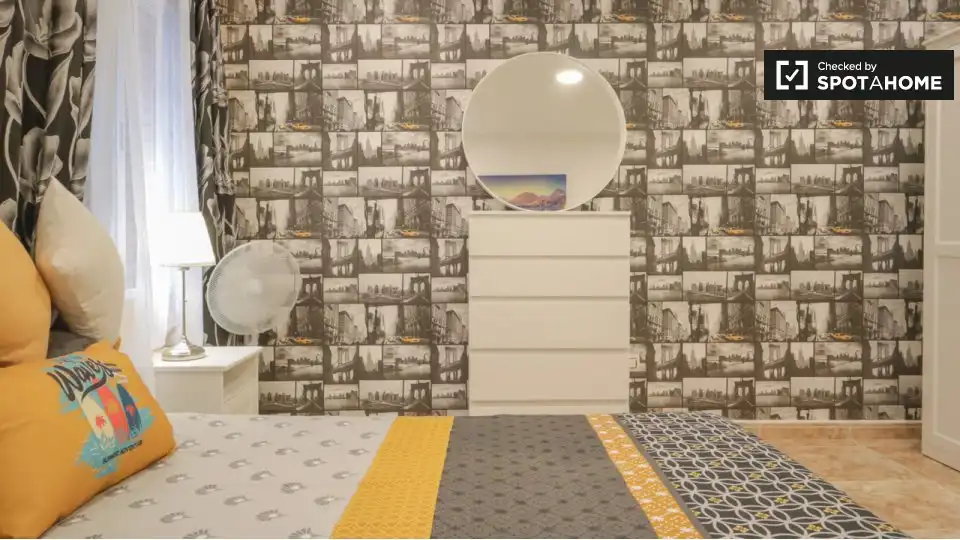 Bedroom of Flat for rent in Madrid  with Air Conditioner, Heating and Furnished