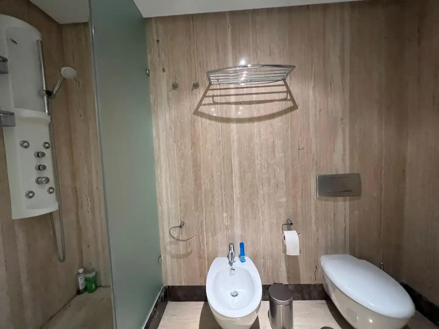Bathroom of Flat for sale in Estepona  with Air Conditioner, Private garden and Terrace