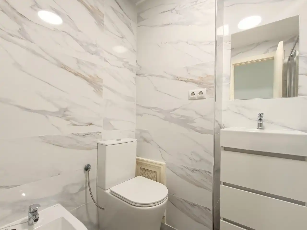 Bathroom of Flat for rent in Barrio de Salamanca