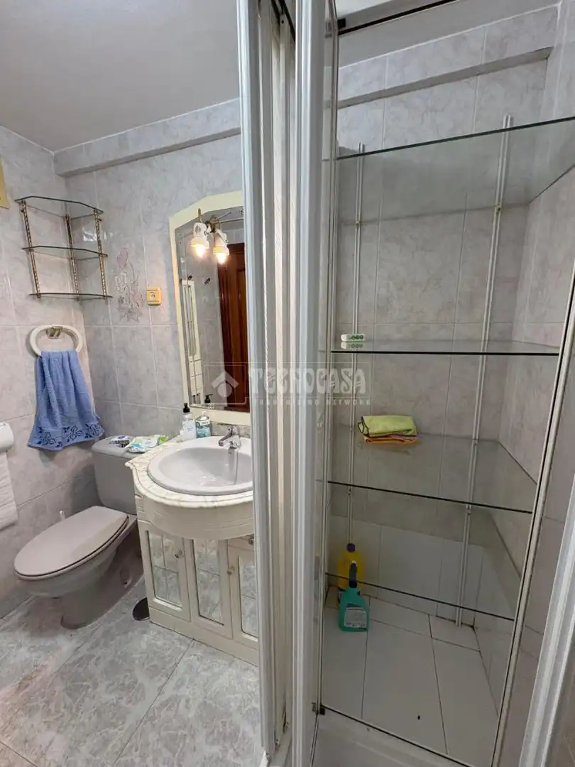 Baño de Piso en venta en Getafe con Aire acondicionado, Calefacción y Terraza