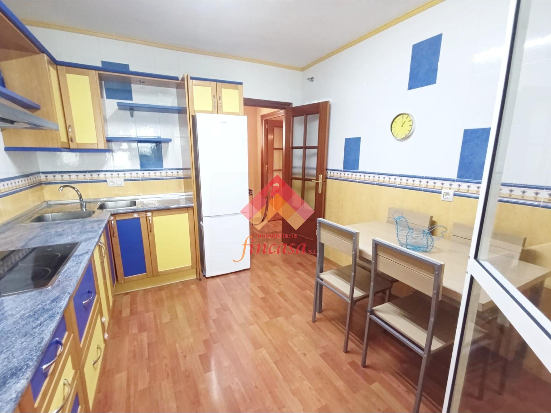 Cuina de Pis en venda en Ronda amb Aire condicionat, Calefacció i Parquet