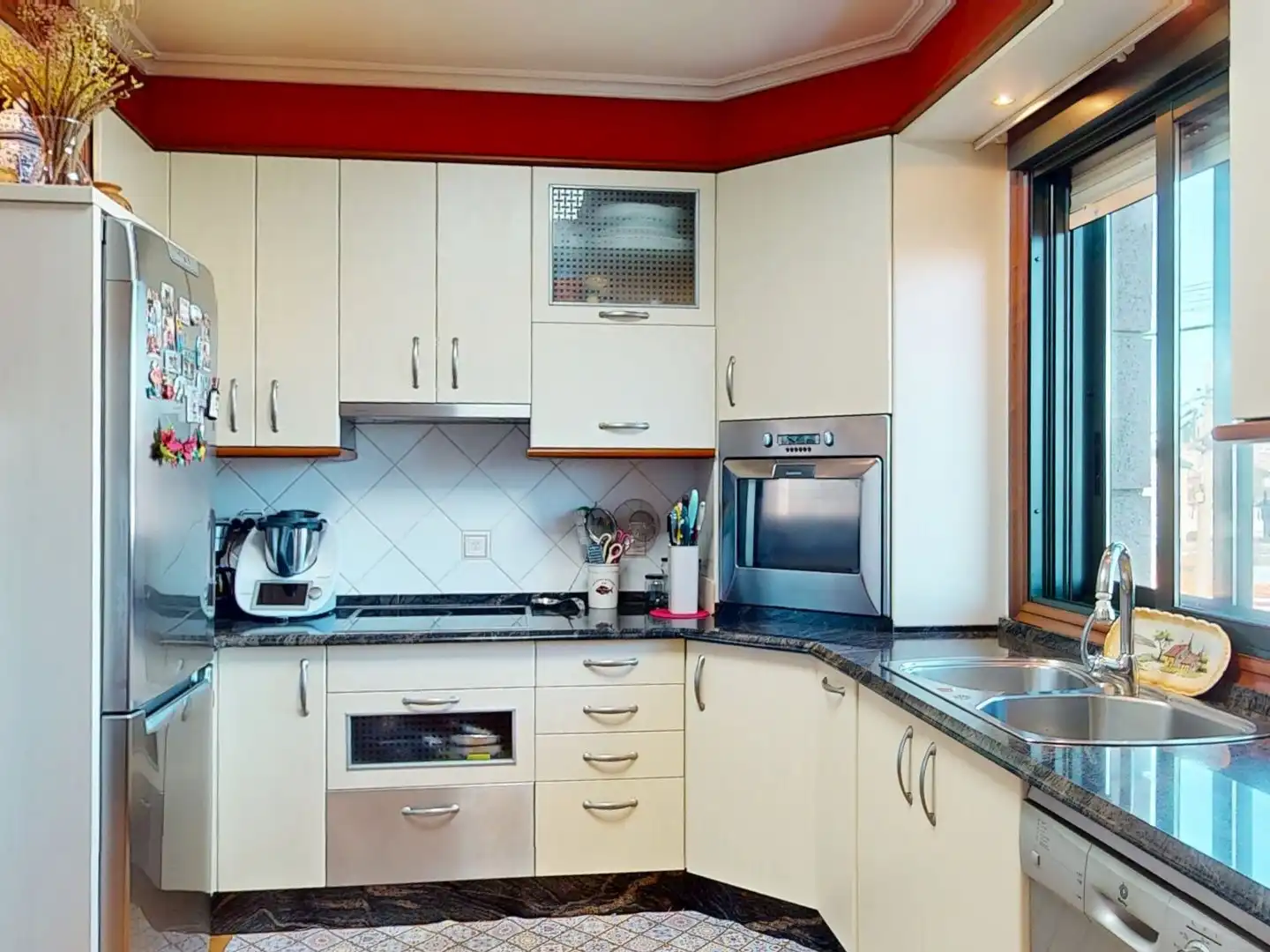 Kitchen of Houses for sale in Vigo   with Heating, Private garden and Storage room