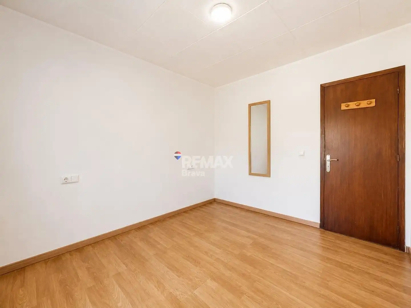 Houses for sale in Roses  with Air Conditioner, Private garden and Parquet flooring