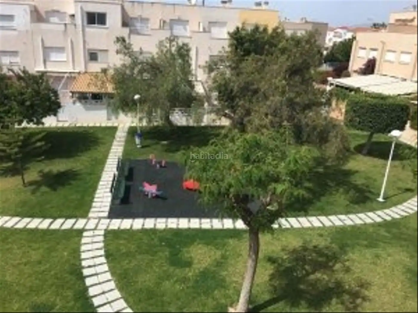 Adosado con piscina en alquiler en Calle Cocentaina 32