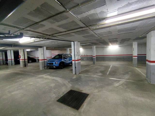 Garaje en Venta en Canovelles