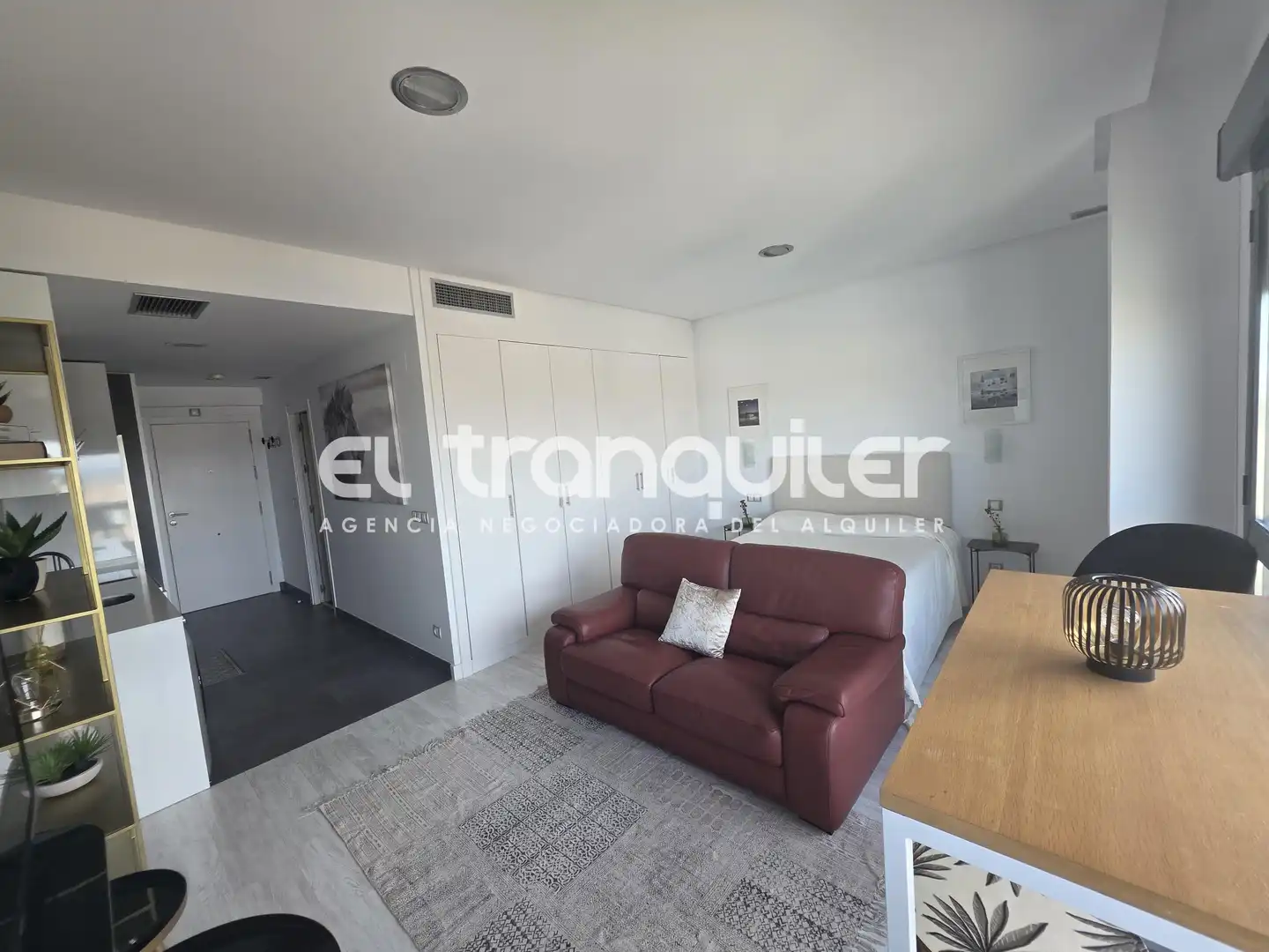 Living room of Study for rent in Madrid  with Air Conditioner, Parquet flooring and Swimming Pool