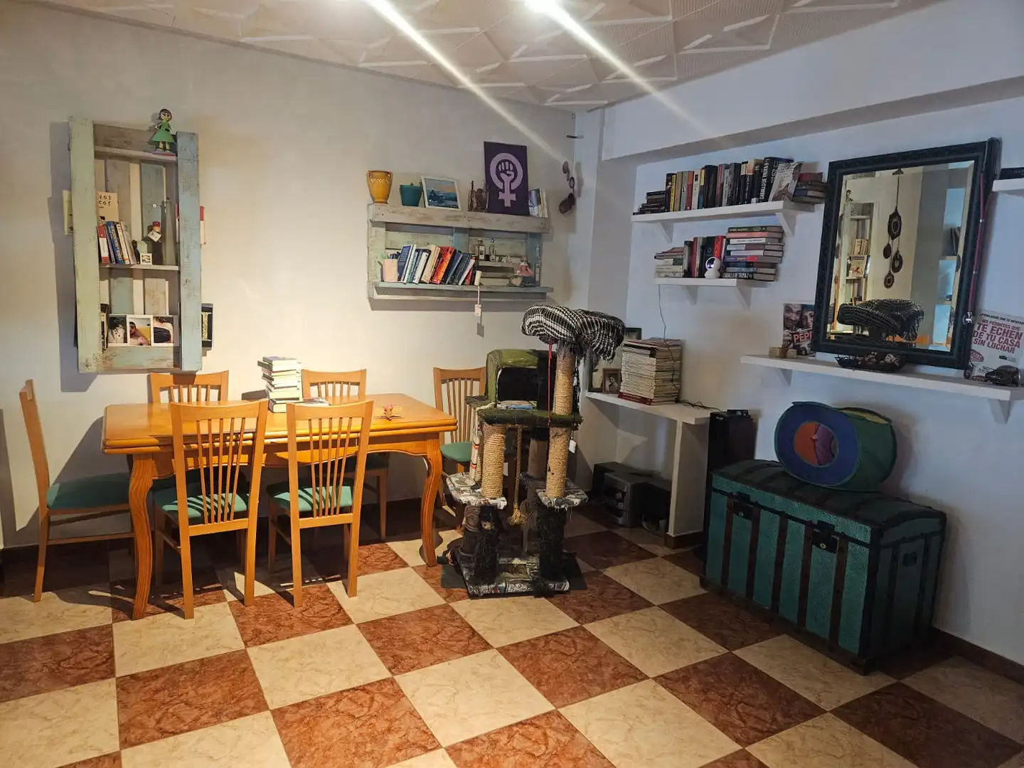 Flat for sale in Ador  with Air Conditioner, Heating and Terrace