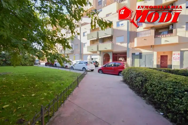 Local comercial en venda a Genil, imagen 2