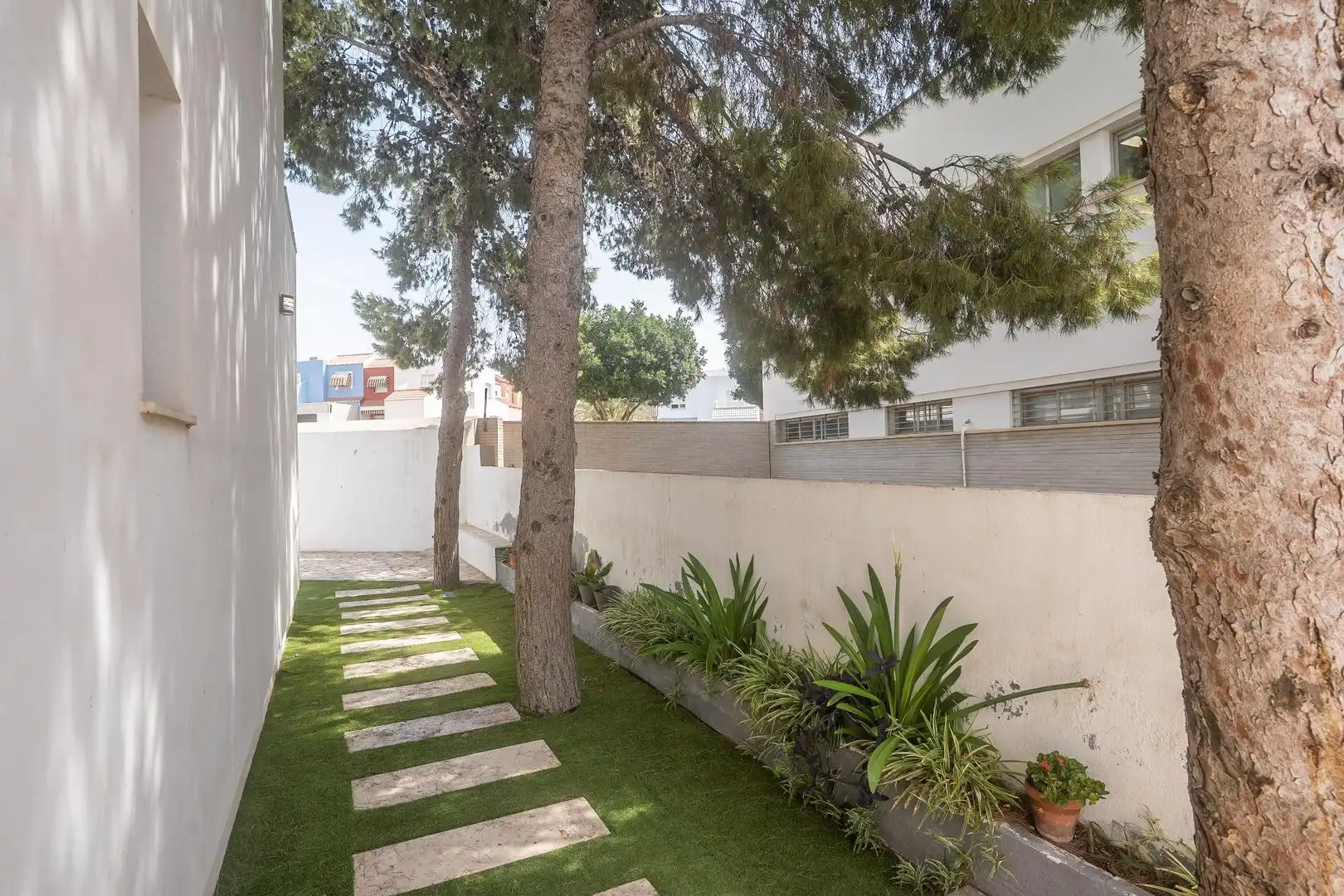 Jardín de Casa o chalet en venta en Almería con Aire acondicionado, Jardín privado y Terraza