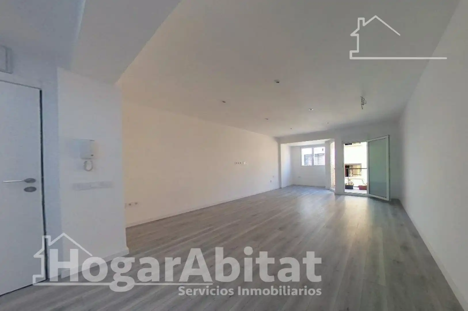 Sala d'estar de Pis en venda en Valencia amb Terrassa i Balcó