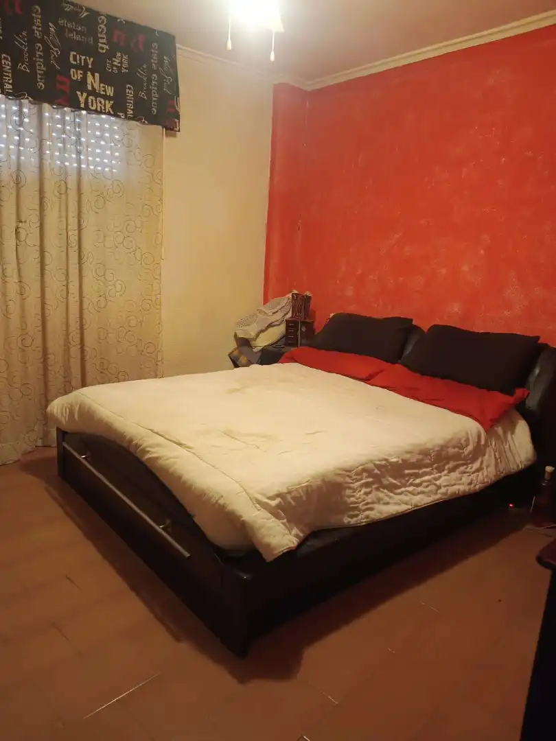 Dormitori de Casa o xalet en venda en Venta del Moro amb Terrassa, Traster i Moblat